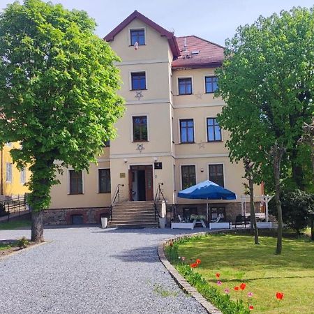 Willa Pod Gwiazdami & Spa Kudowa-Zdrój Extérieur photo