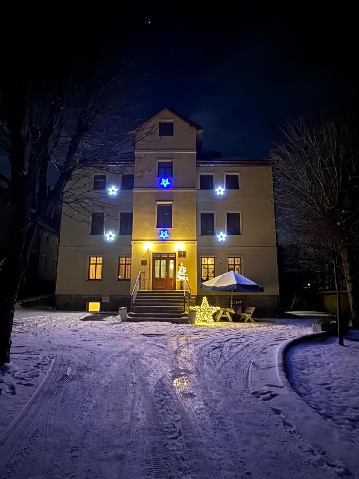 Willa Pod Gwiazdami & Spa Kudowa-Zdrój Extérieur photo