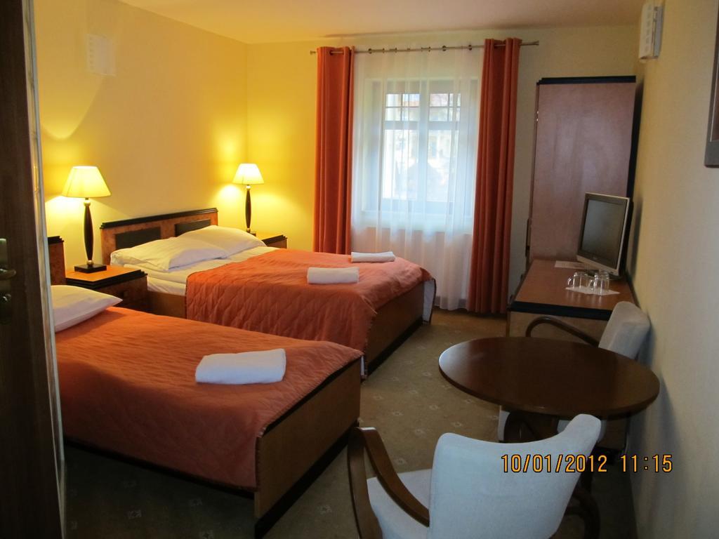Willa Pod Gwiazdami & Spa Kudowa-Zdrój Extérieur photo