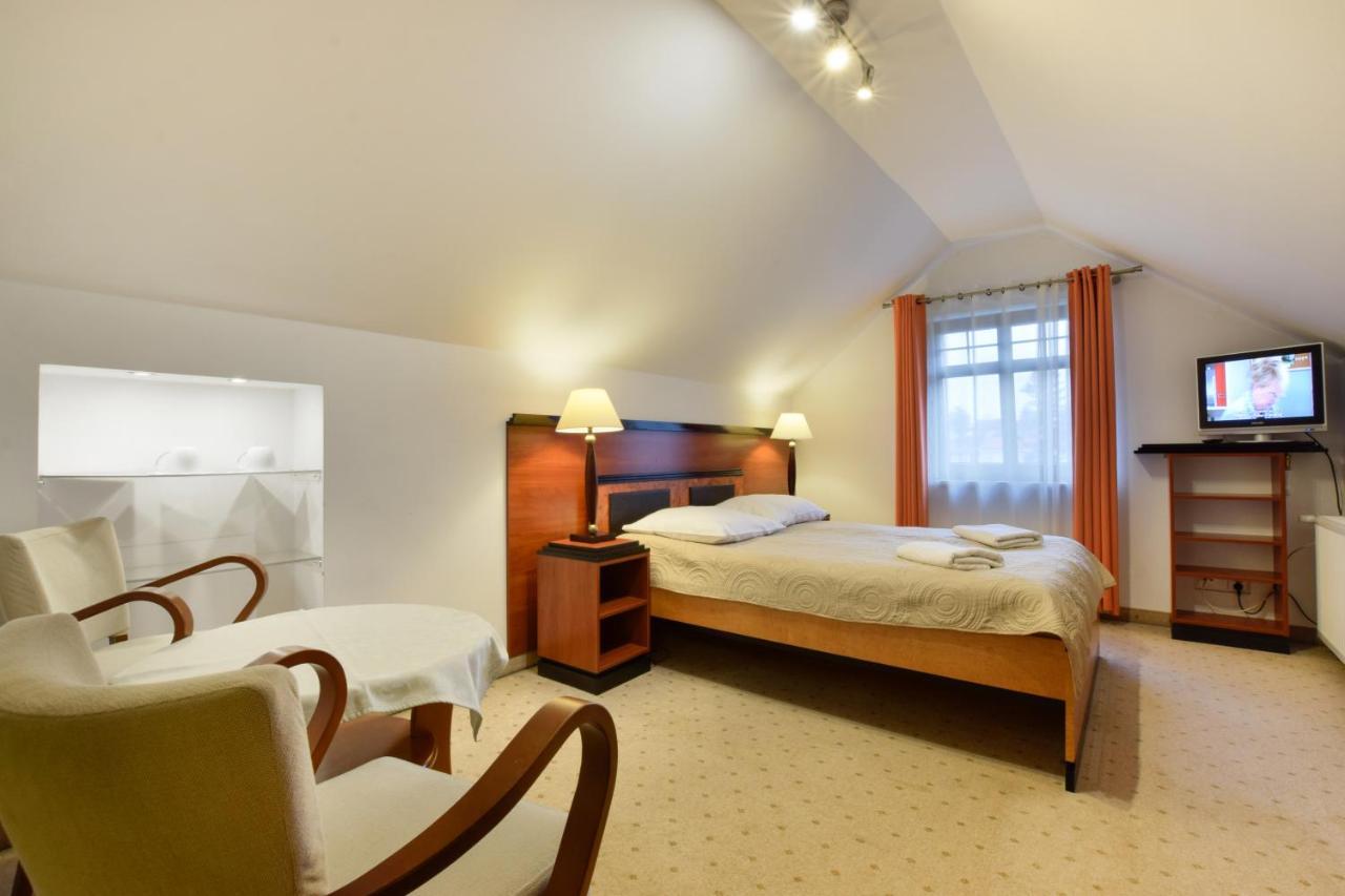 Willa Pod Gwiazdami & Spa Kudowa-Zdrój Extérieur photo