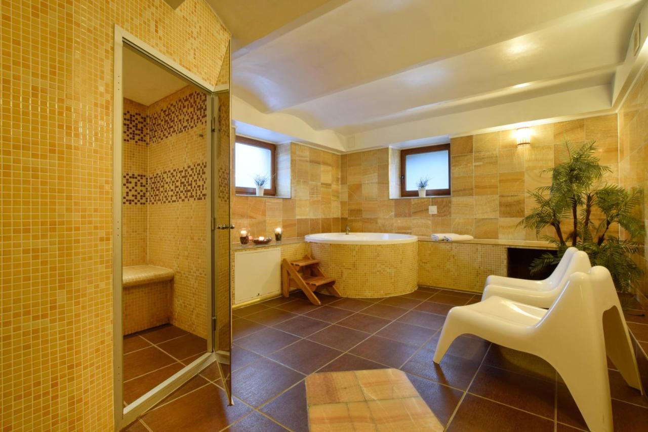 Willa Pod Gwiazdami & Spa Kudowa-Zdrój Extérieur photo